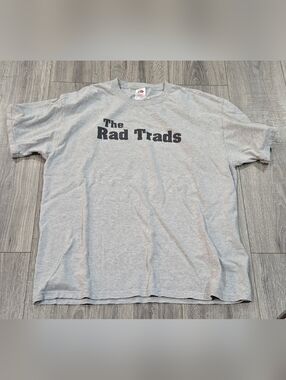 The Rad Trads Graphic Tee - Graylightweight vintage-style fit”